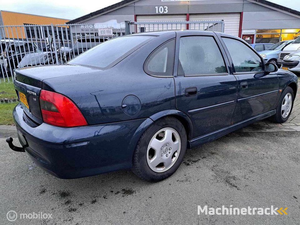 Opel Vectra 1.8-16V Sport Edition II