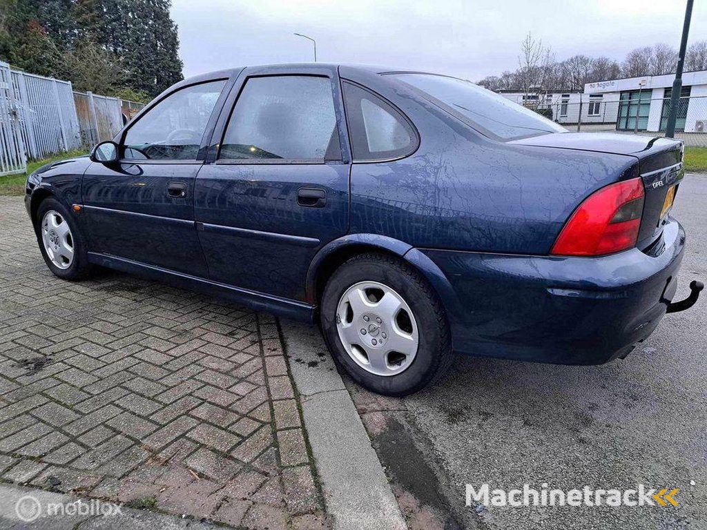 Opel Vectra 1.8-16V Sport Edition II