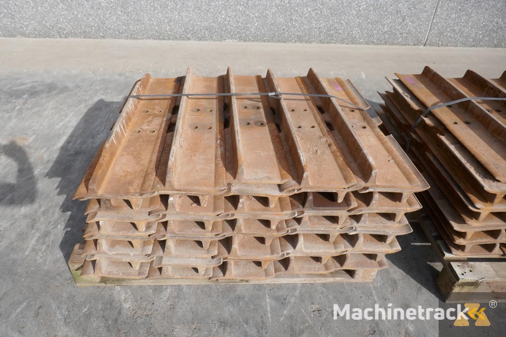 Caterpillar D6T LGP Trackshoes