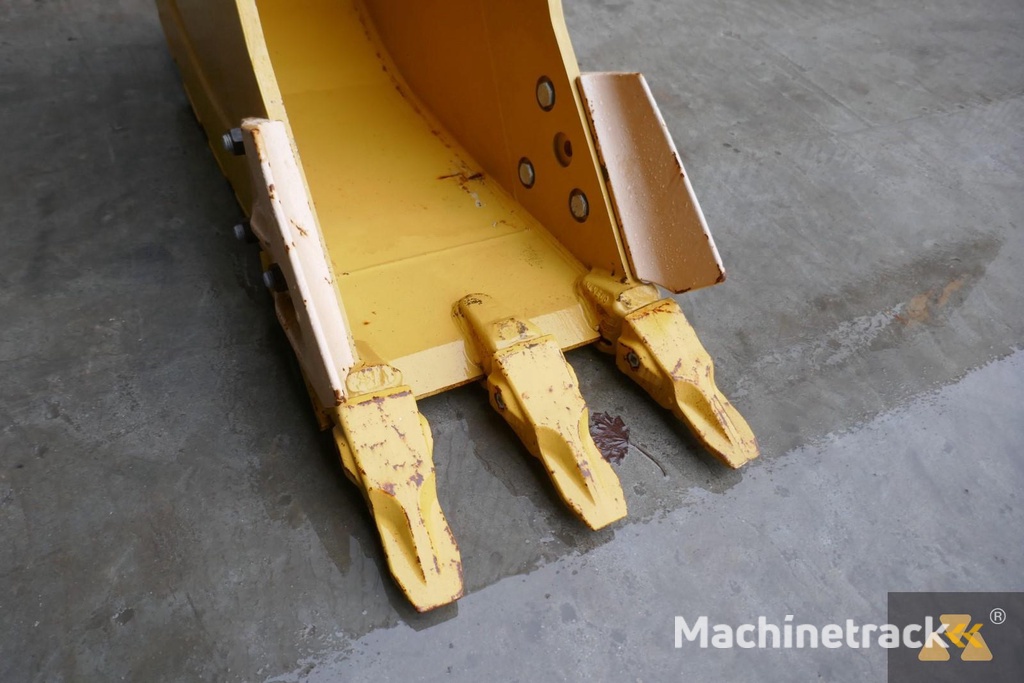 Caterpillar 320 Bucket