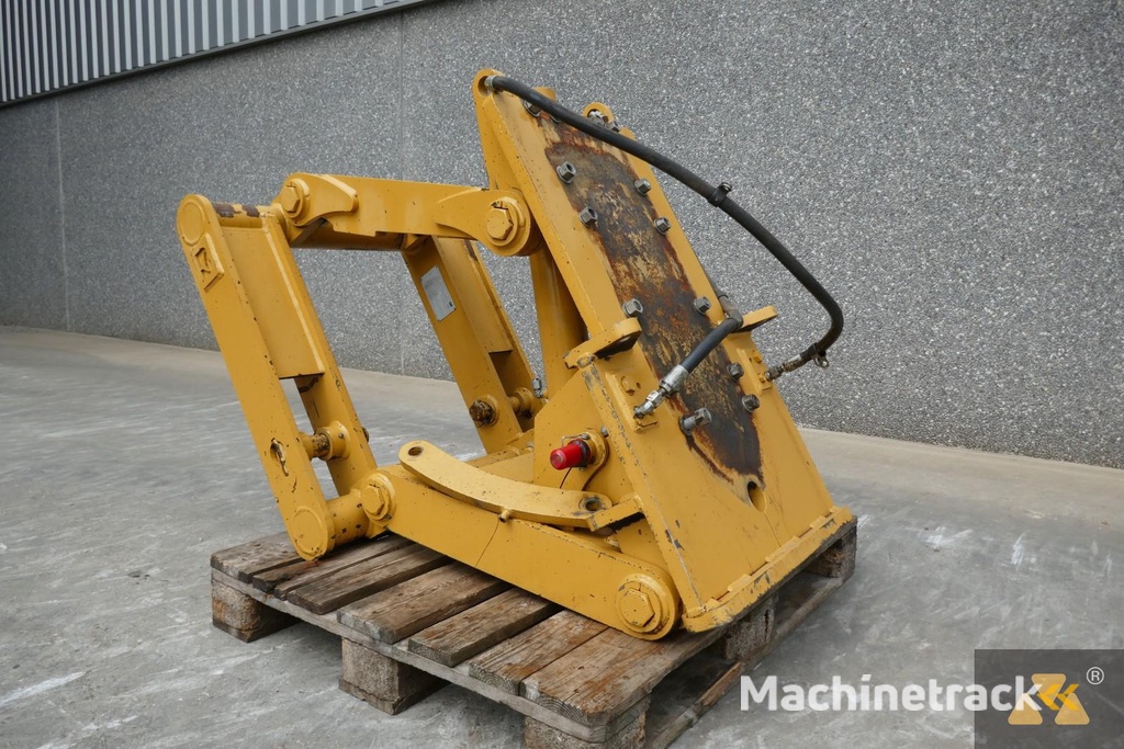 Caterpillar 140M Front lift