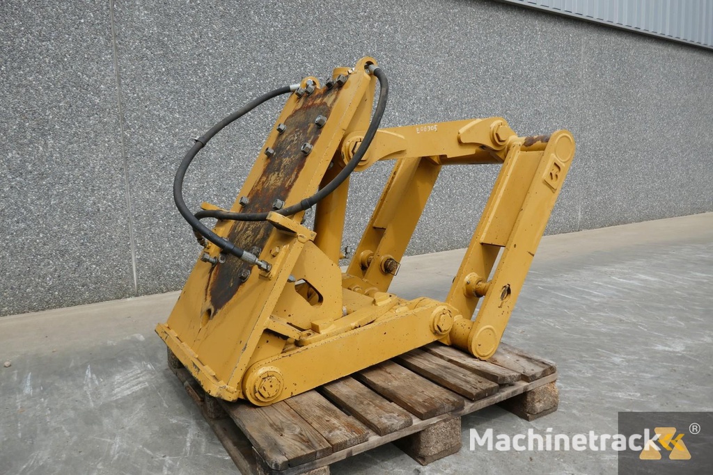 Caterpillar 140M Front lift