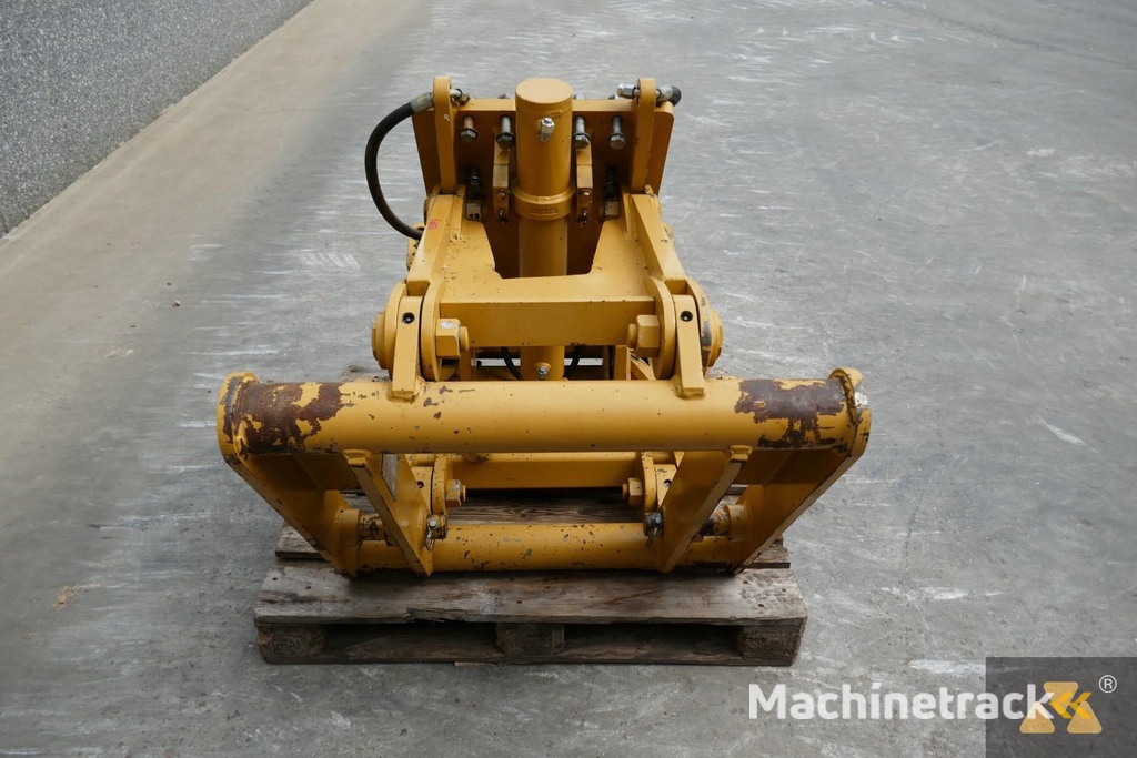 Caterpillar 140M Front lift