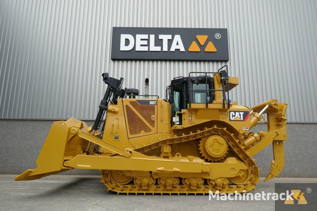 Caterpillar D8T