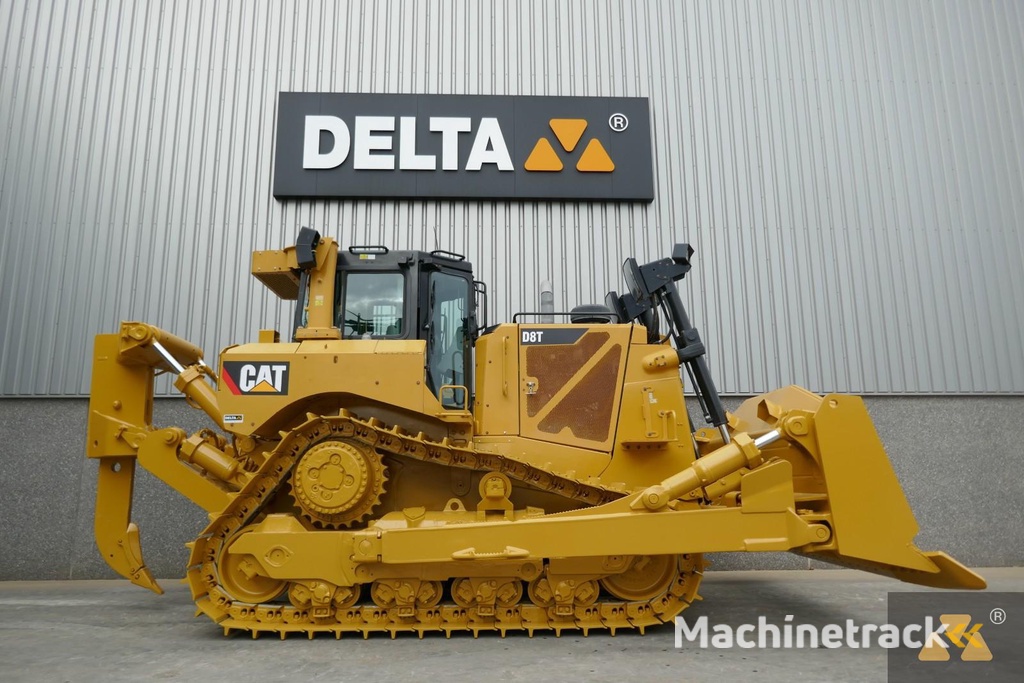 Caterpillar D8T