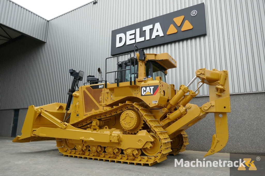 Caterpillar D8T