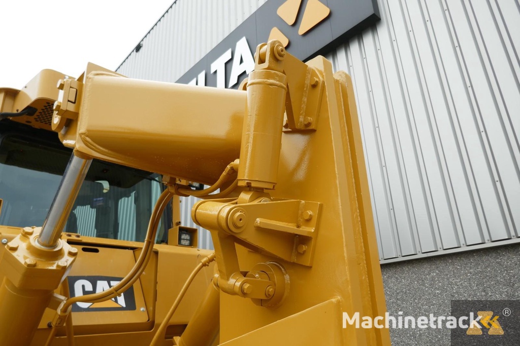 Caterpillar D8T