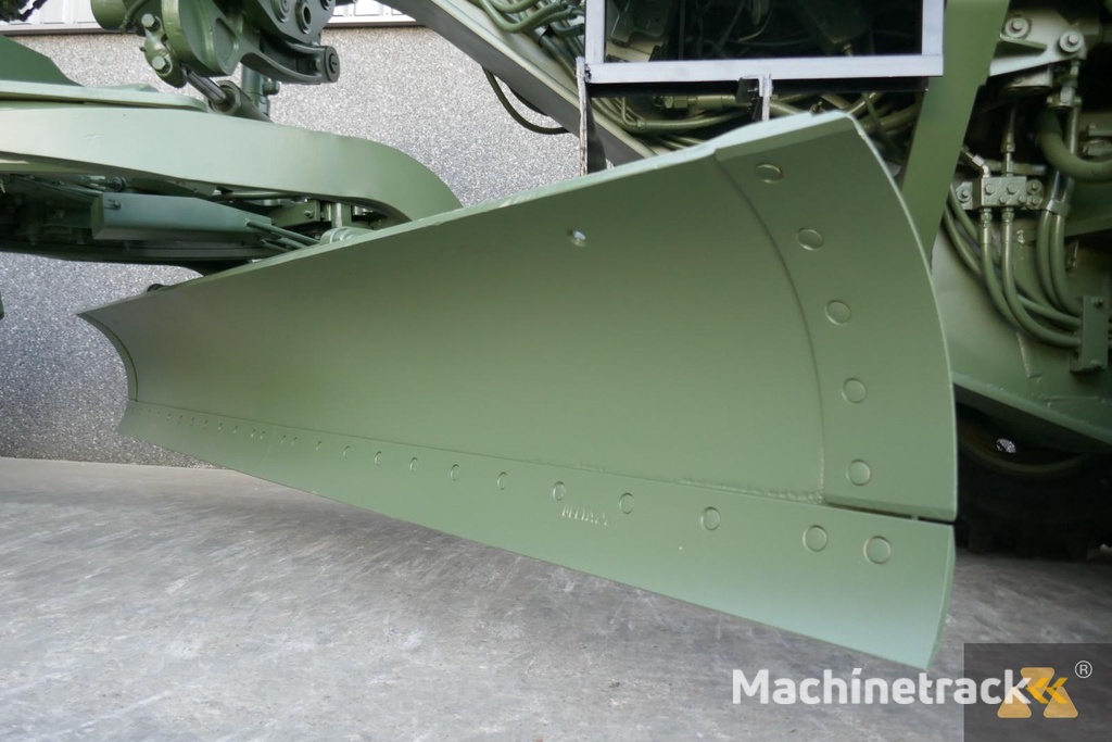 Caterpillar 130G Ex-army