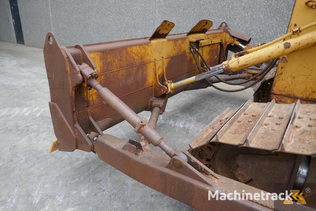 Caterpillar D6M LGP