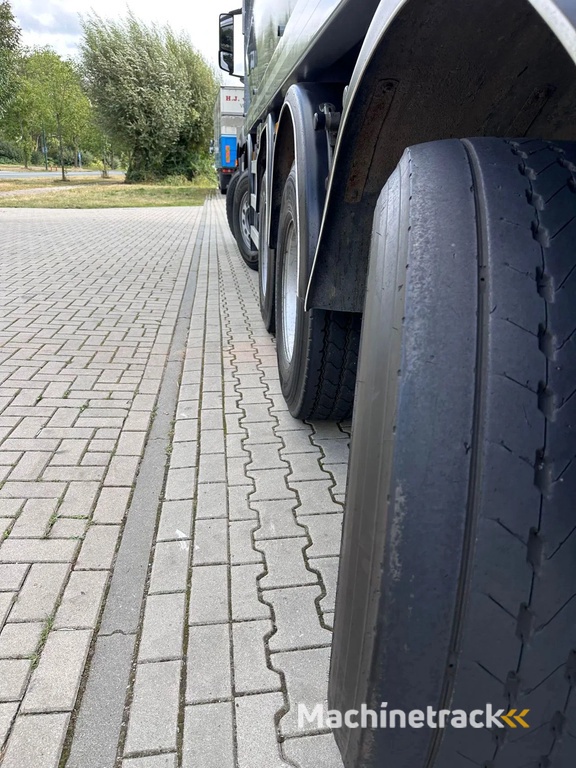 Mercedes-Benz Arocs Type motor 450 PK/ geïsoleerde Hyva kipper/ afdekkappen/ stuur/ liftas