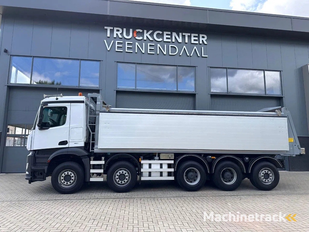 Mercedes-Benz Arocs Type motor 450 PK/ geïsoleerde Hyva kipper/ afdekkappen/ stuur/ liftas