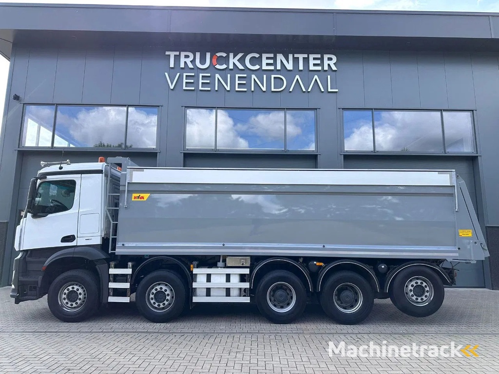 Mercedes-Benz Arocs Type motor 450 PK/ geïsoleerde Hyva kipper/ afdekkappen/ stuur/ liftas