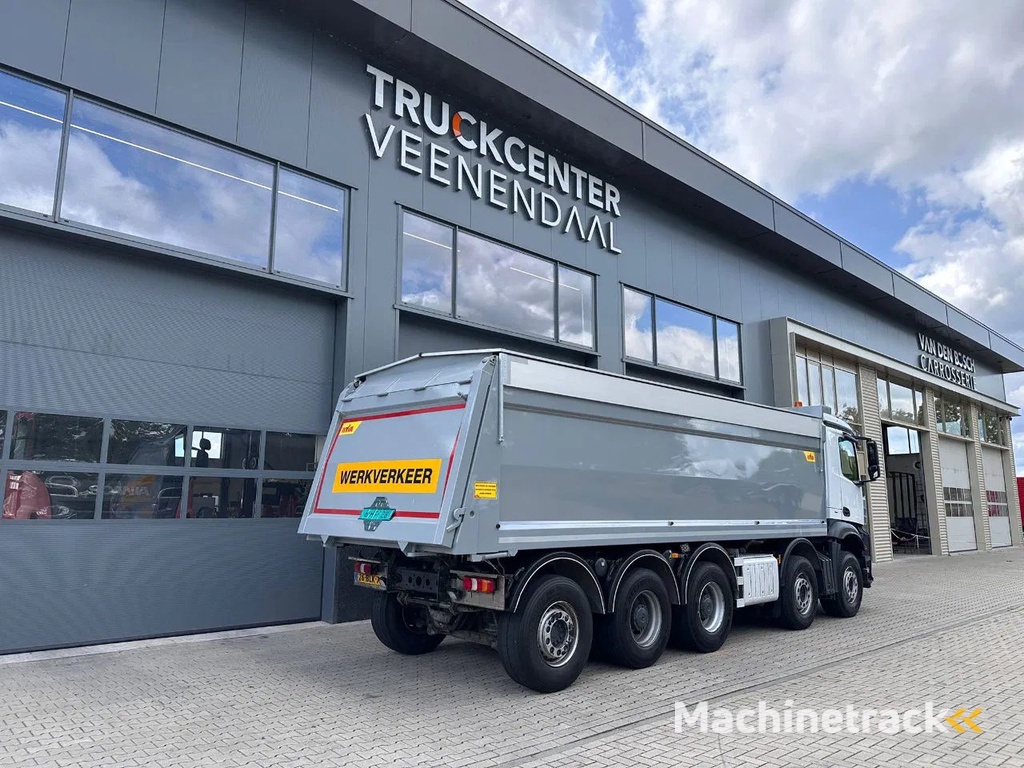 Mercedes-Benz Arocs Type motor 450 PK/ geïsoleerde Hyva kipper/ afdekkappen/ stuur/ liftas