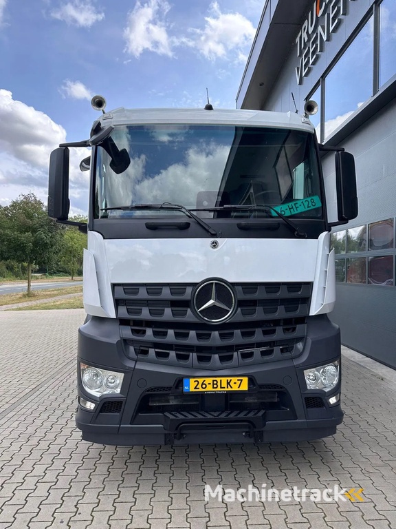 Mercedes-Benz Arocs Type motor 450 PK/ geïsoleerde Hyva kipper/ afdekkappen/ stuur/ liftas