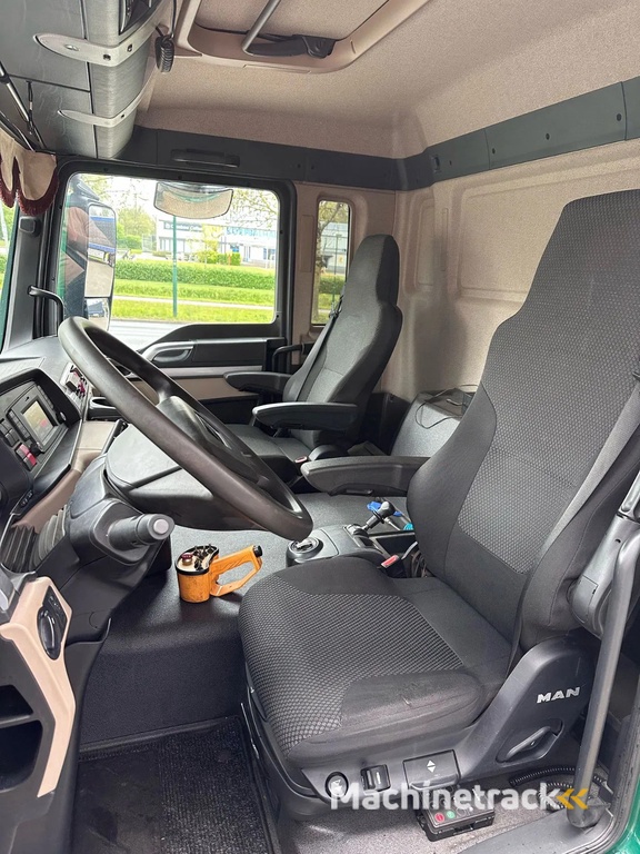MAN TGS 28.460 / STUUR EN LIFTAS / 1E EIGENAAR / HYVA PORTAALARM-AFNETSYSTEEM