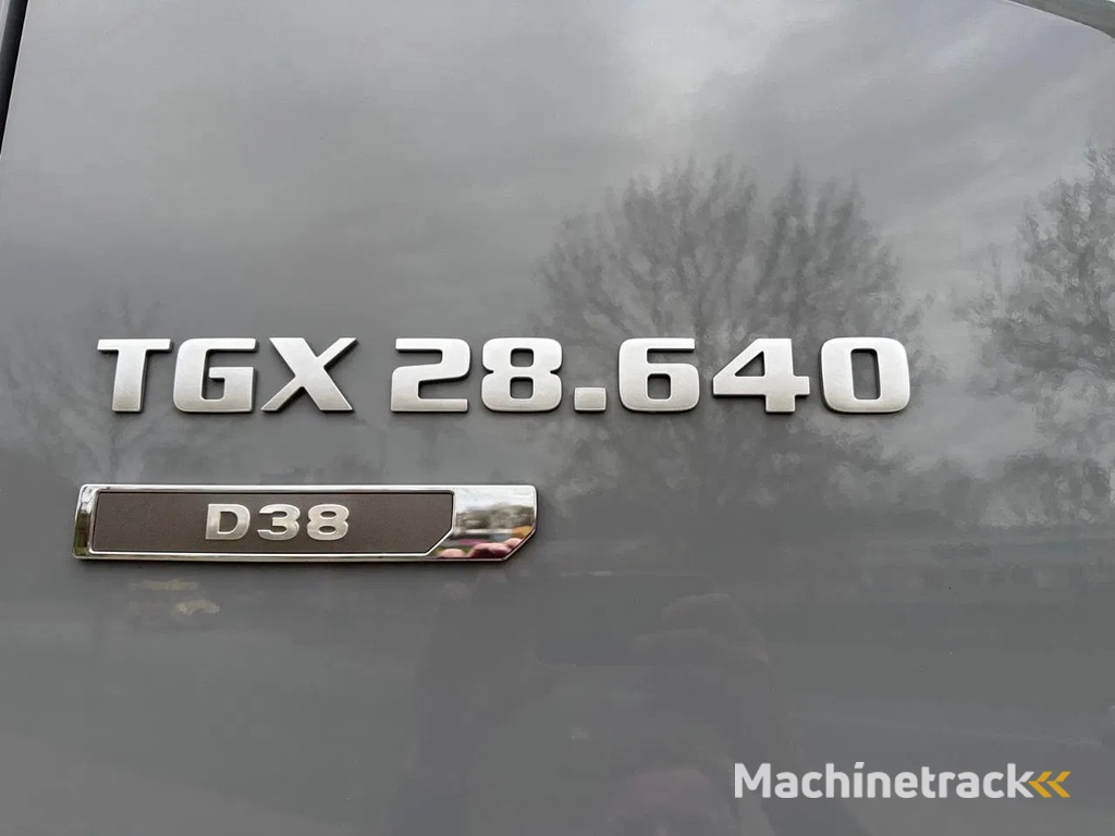 MAN TGX D38 28.640PK INDIVIDUAL HYVA HAAKARM 26T