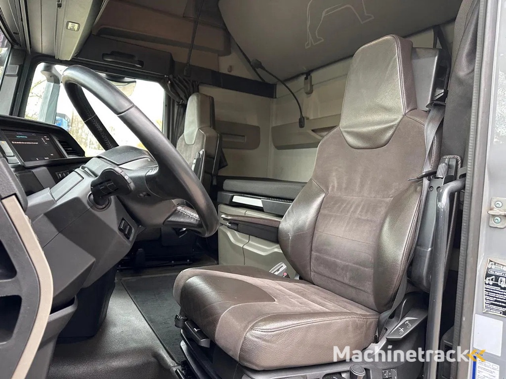 MAN TGX D38 28.640PK INDIVIDUAL HYVA HAAKARM 26T