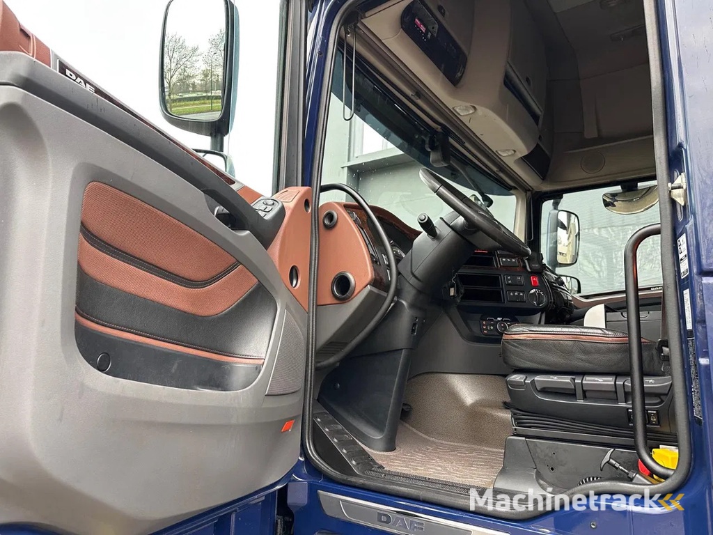 DAF XF 530 FAK met 30t Nch systeem/Intarder