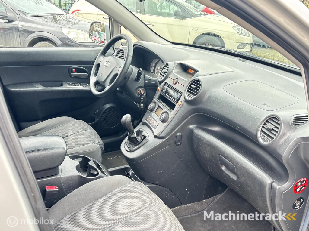 Kia Carens 2.0 CVVT EX ((top occasion))