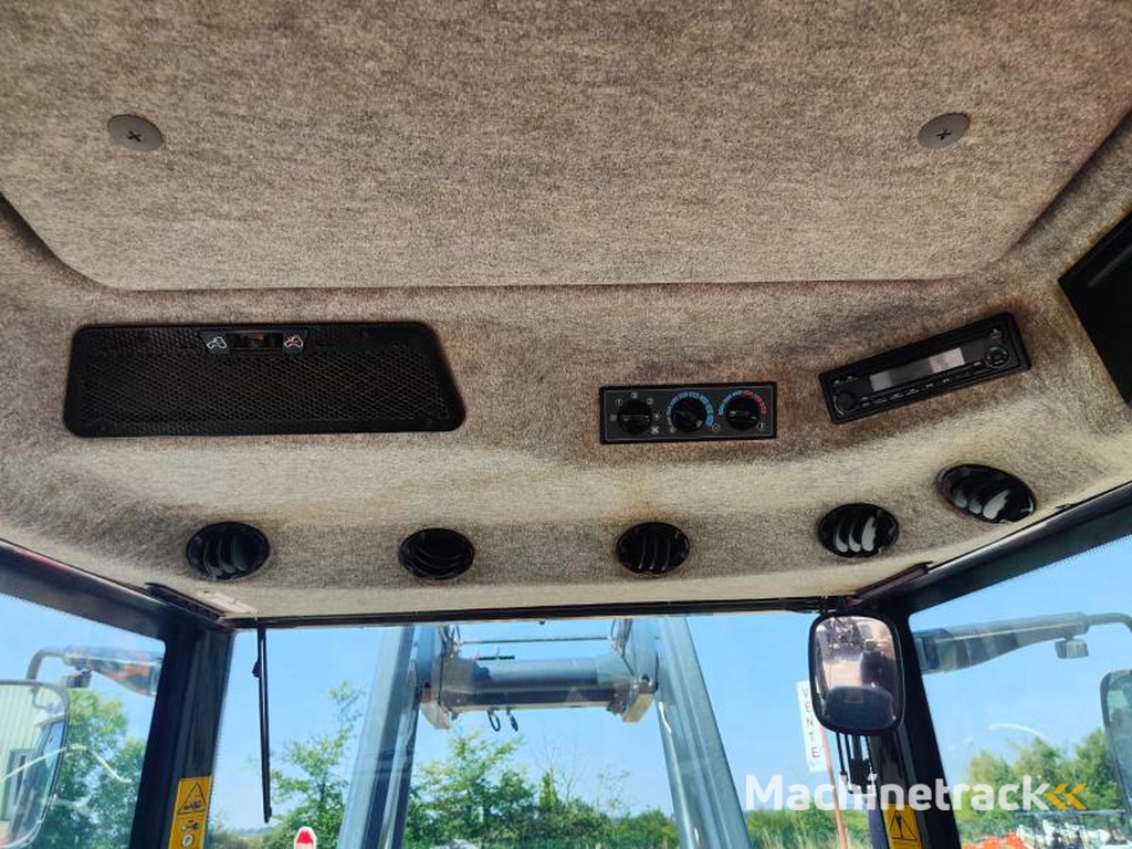 Massey-Ferguson 7475