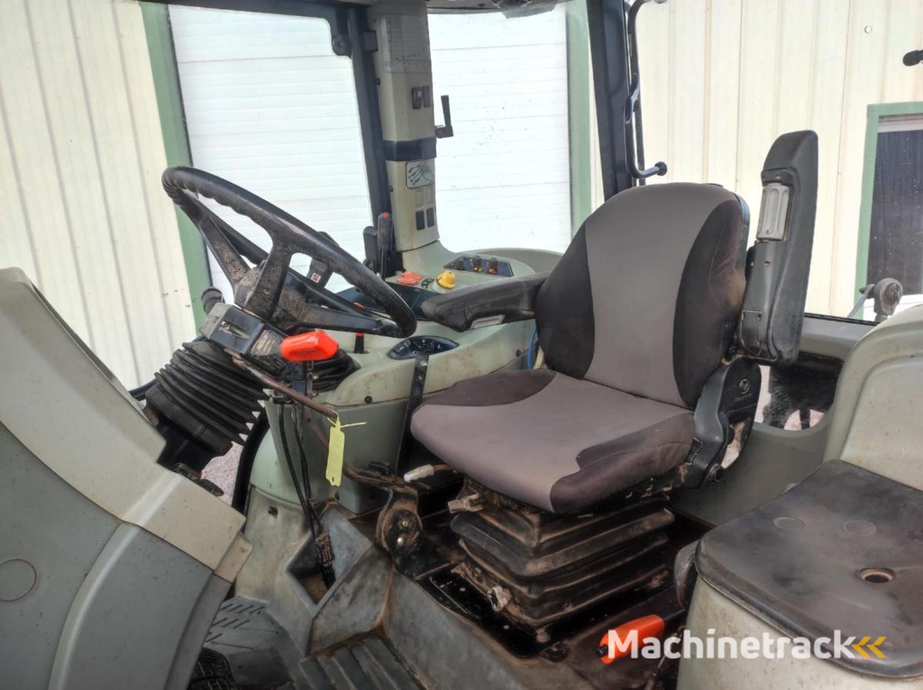 Massey-Ferguson 5435