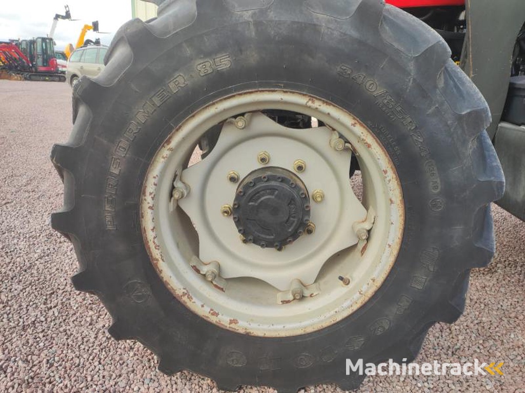 Massey-Ferguson 5435