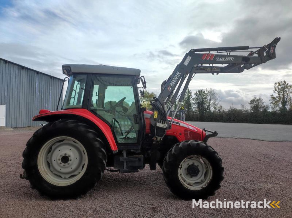 Massey-Ferguson 5435
