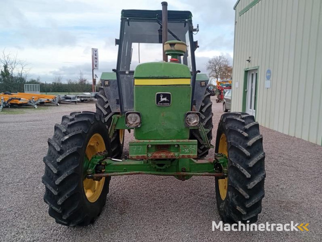 John Deere 3040