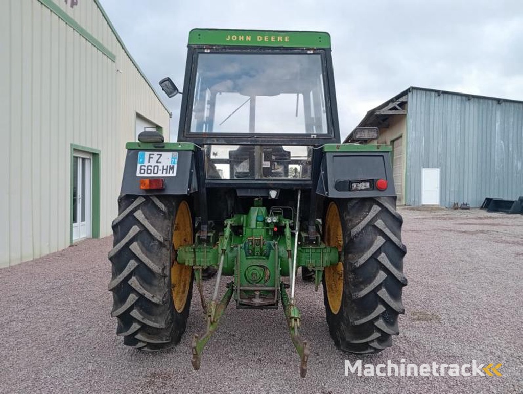 John Deere 3040