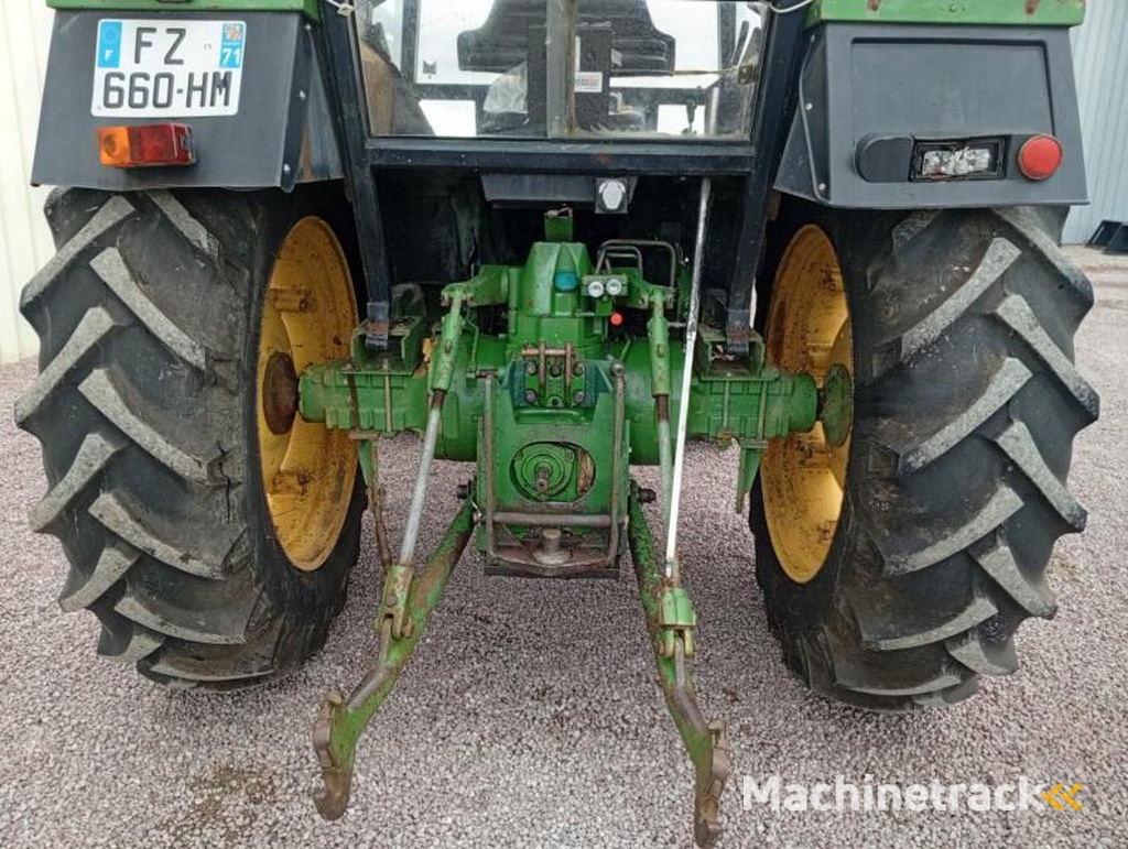 John Deere 3040