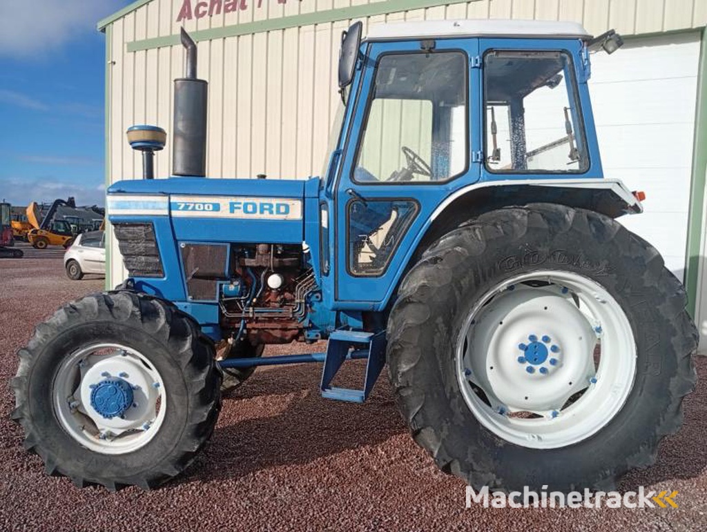 Ford 7700