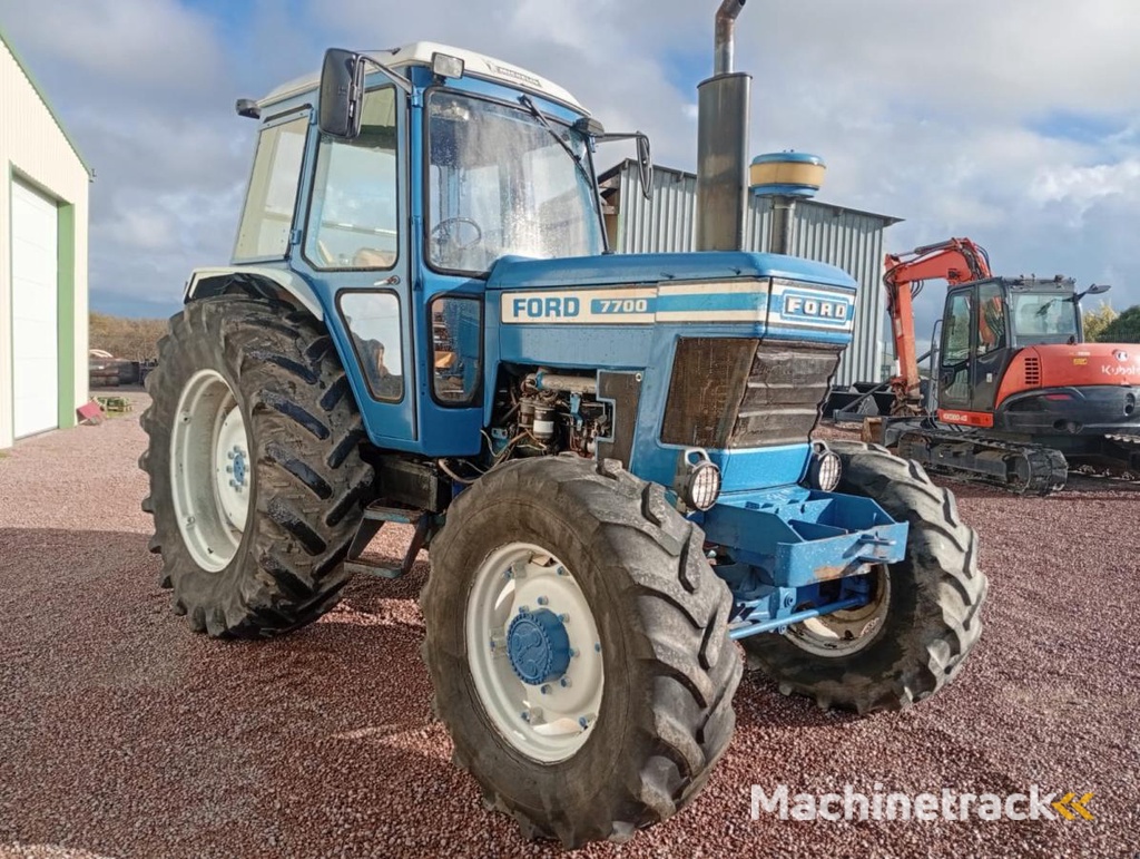 Ford 7700