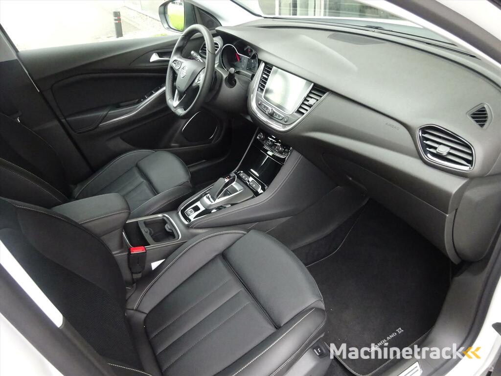 Opel Grandland X 1.6 Turbo Hybrid4 300 PK 4x4 Automaat Business Executive Leder| Navi|