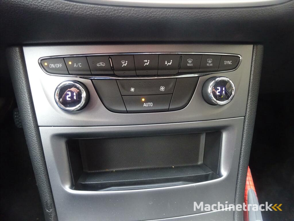 Opel Astra 1.2 Turbo 110pk Start/Stop Business Edition | Cruise Control | Climate Control | Camera