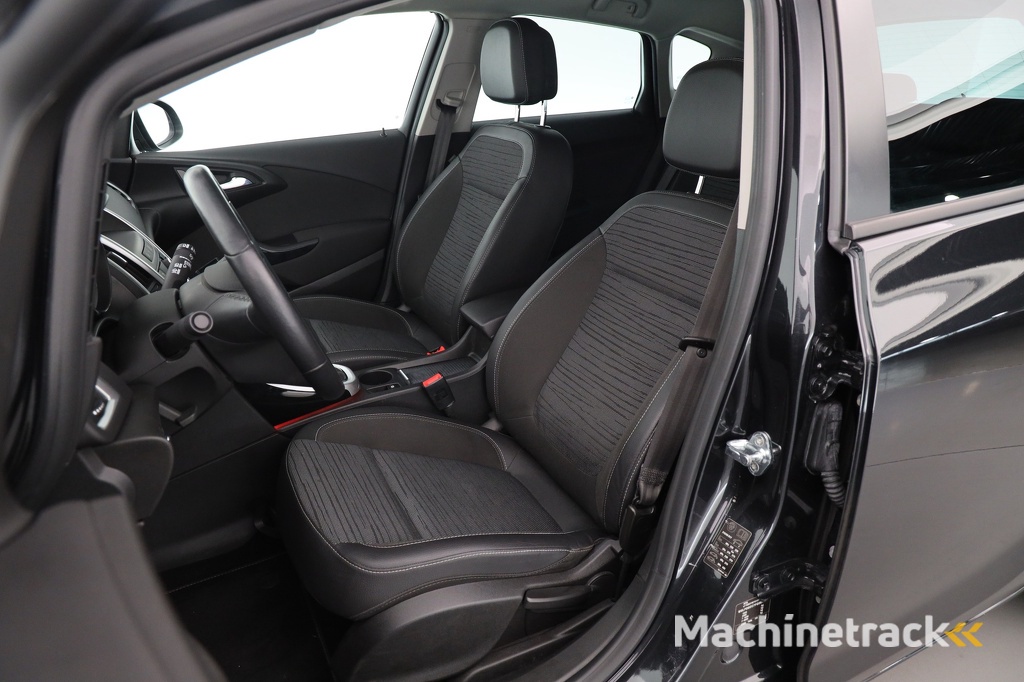 Opel Astra 1.4 Turbo Edition | Stoel- Stuuverw. | PDC V+A | 17 inch | Cruise | Clima