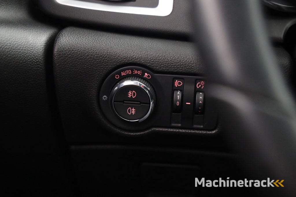 Opel Astra 1.4 Turbo Edition | Stoel- Stuuverw. | PDC V+A | 17 inch | Cruise | Clima