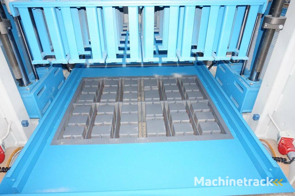 Scandinavian high quality vibration compression moulds SUMAB