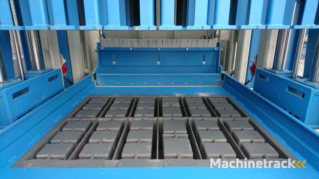 Scandinavian high quality vibration compression moulds SUMAB