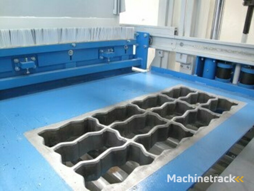 Scandinavian high quality vibration compression moulds SUMAB