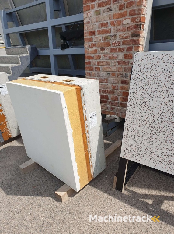 SUMAB Vibrating tables for the production of concrete panels