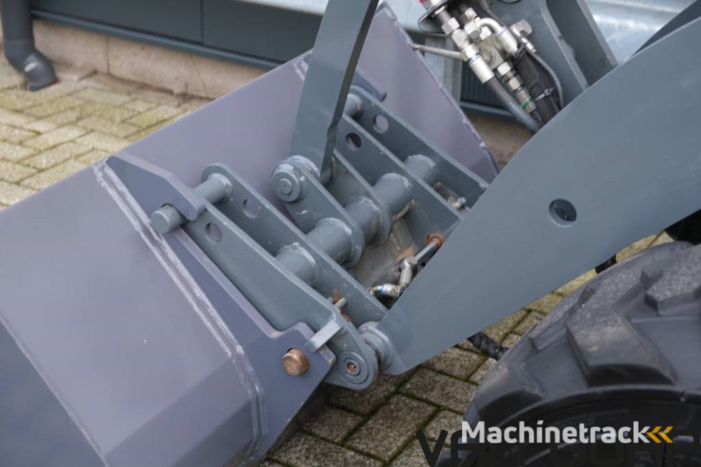 GiANT D337T | 2019 | 1150h | radlader hoflader shovel