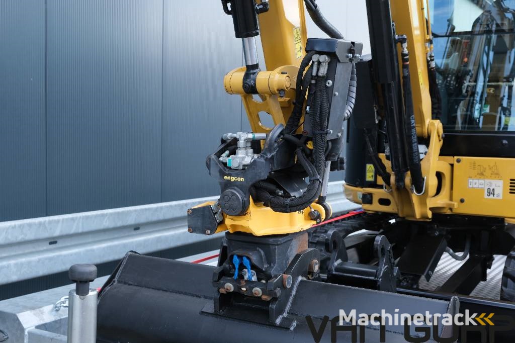 CAT 302.7 CR  | Engcon |  3500kg machinetransporter