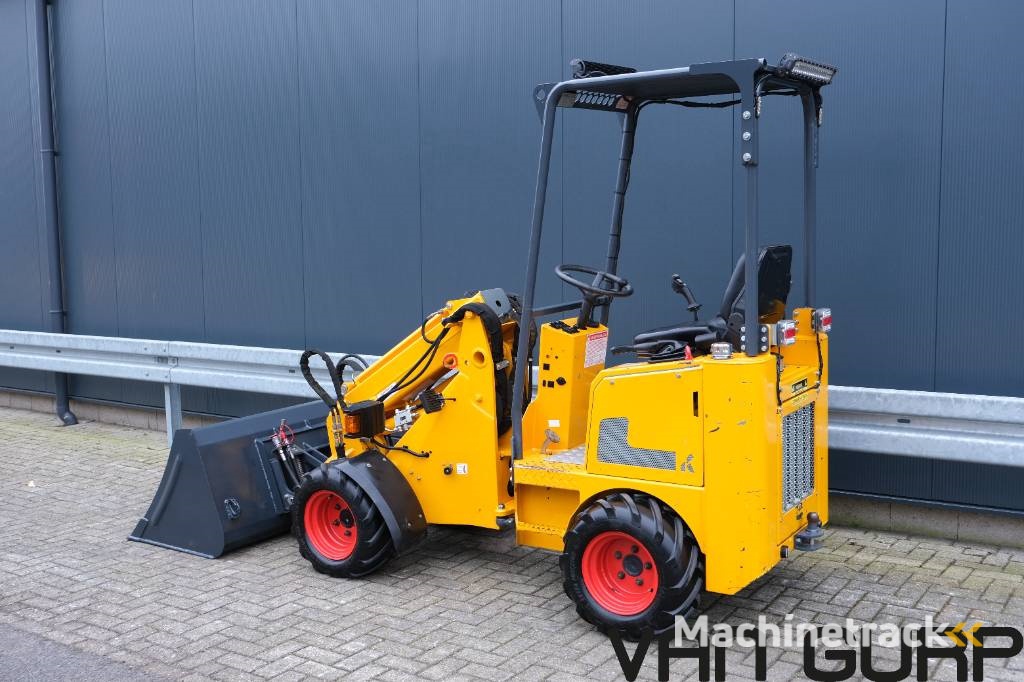 Knikmops KM100 TELE | 2020 | 765h