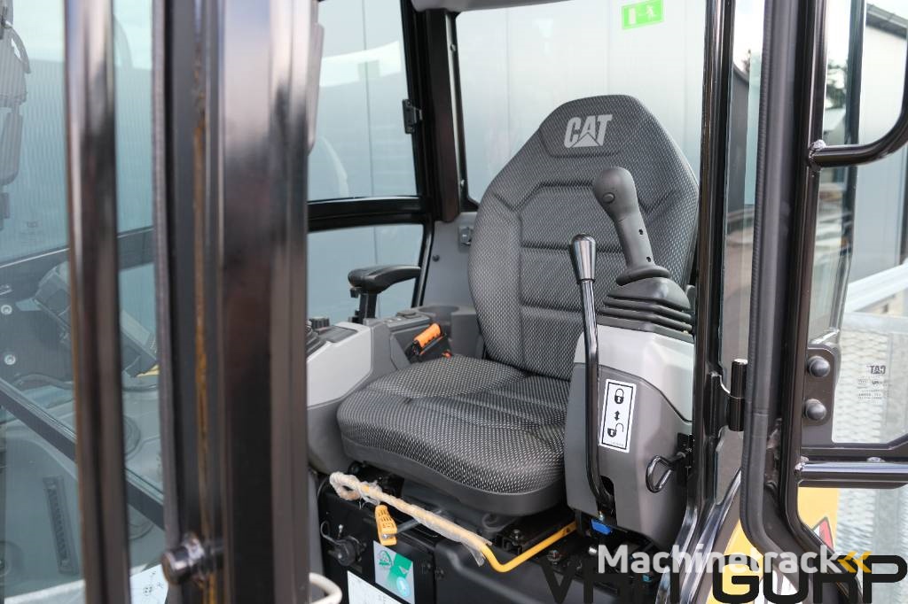 CAT 302.7 CR  | Engcon |  3500kg machinetransporter