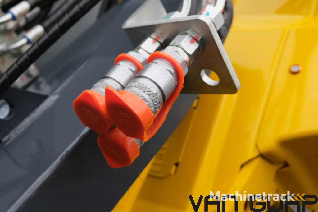 Eurotrac T11 v.g.l. Avant 635