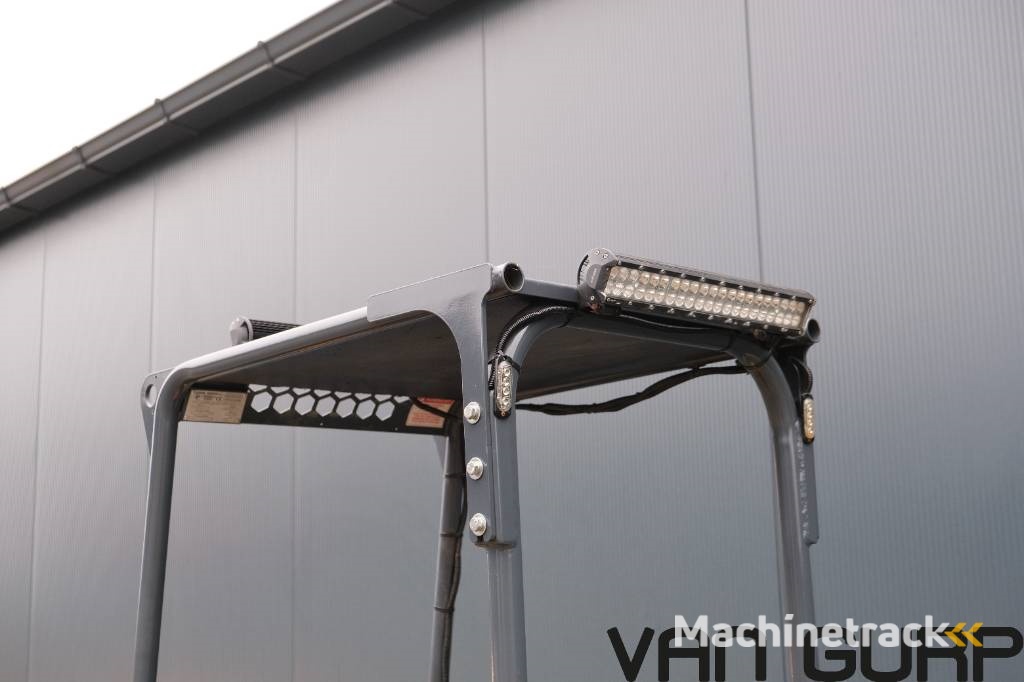 Knikmops KM100 TELE | 2020 | 765h