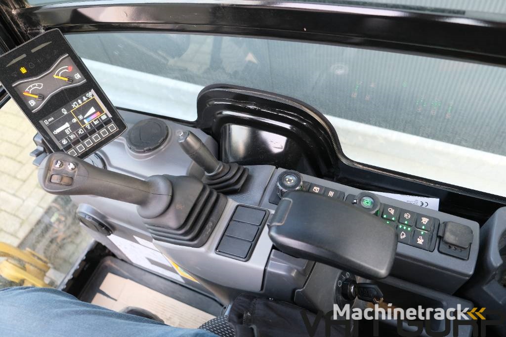 CAT 301.8 excavator graafmachine bagger