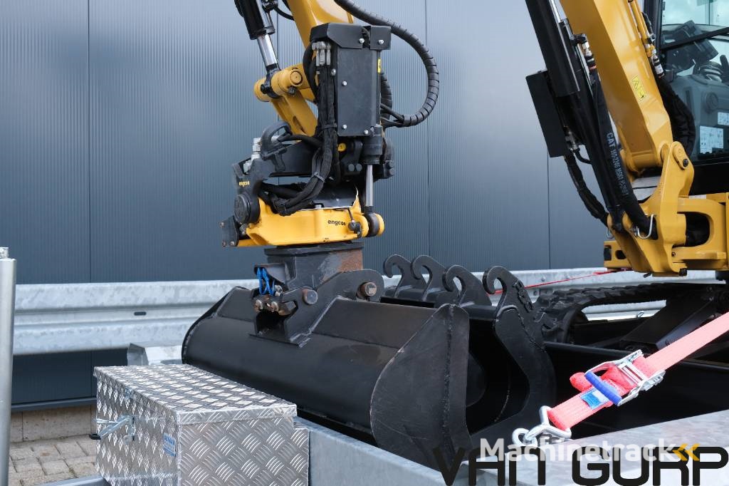 CAT 302.7 CR  | Engcon |  3500kg machinetransporter