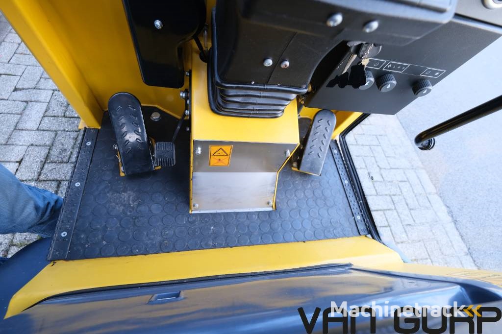 Eurotrac W11- MC (255)