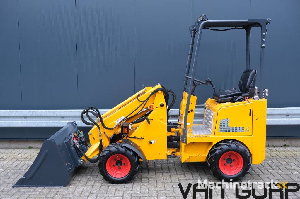 Knikmops KM100 TELE | 2020 | 765h